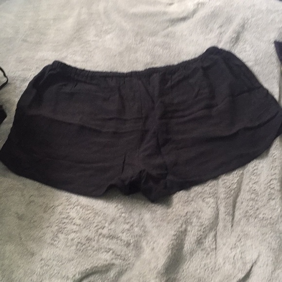 Shorts 💚! Ready for summer! Open to all offers!! - Picture 2 of 2